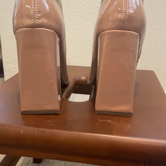 Forever 21 faux Patton leather three-quarter Carmel color boots.Worn 1x. Size 8. - Picture 5 of 9